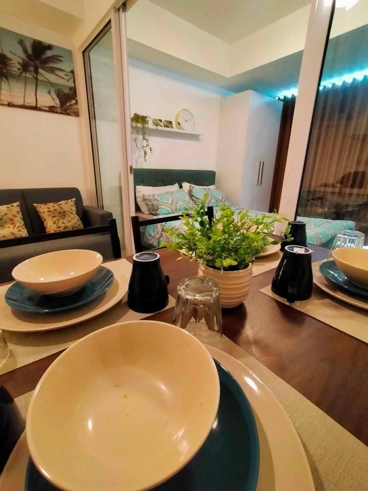 Beach Front Living In The Heart Of The City, Azure Residences Manilla Buitenkant foto