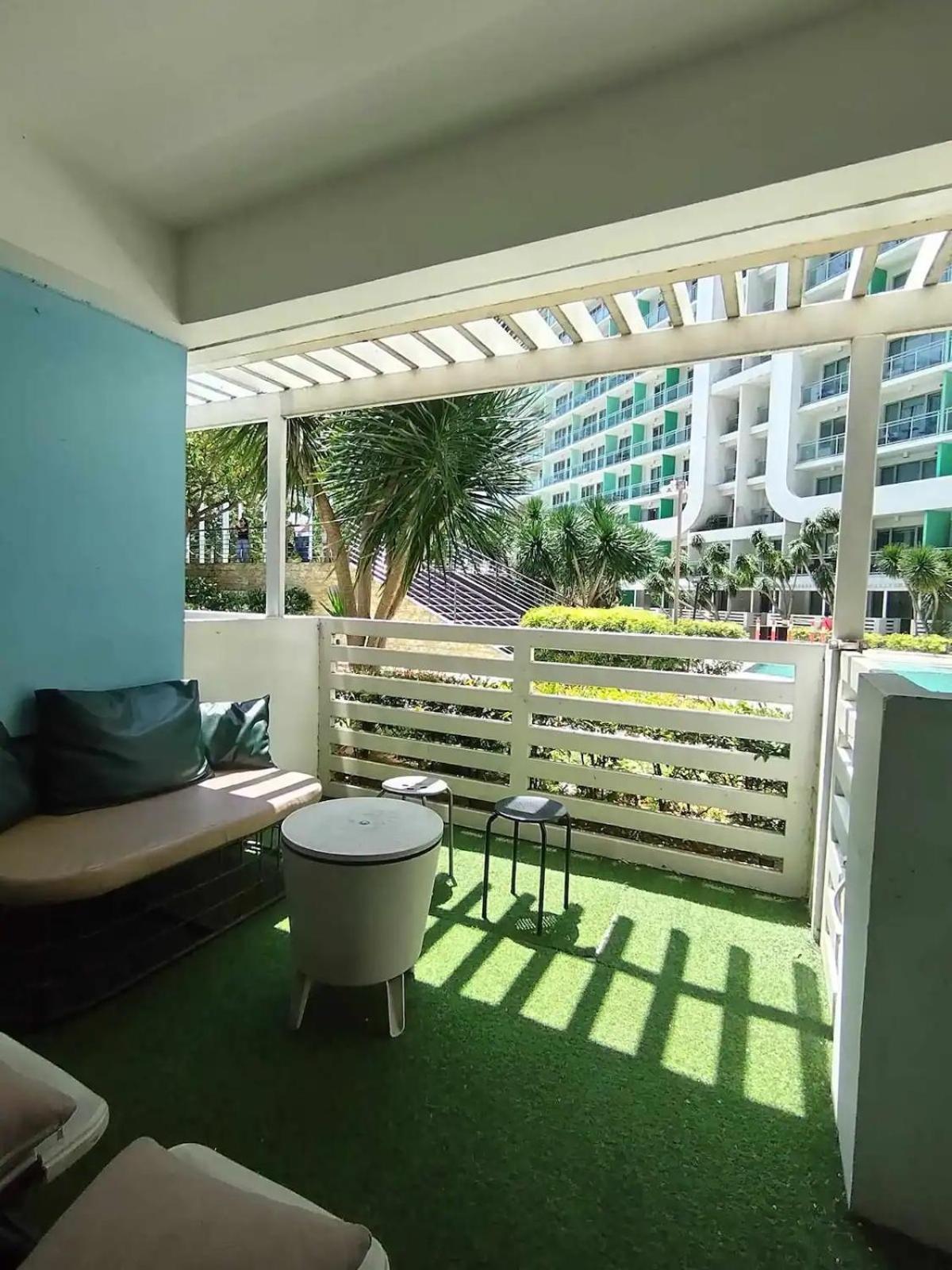 Beach Front Living In The Heart Of The City, Azure Residences Manilla Buitenkant foto